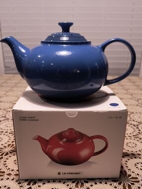 Le Creuset Classic Stoneware Teapot 1.3 L Marseille Blue Discontinued New